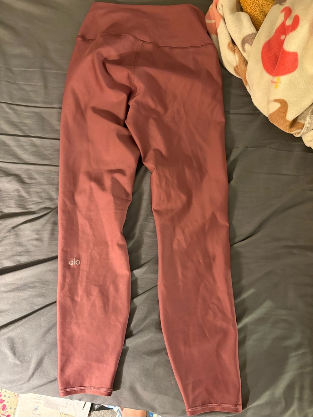 Alo airlift raspberry truffle 7/8 length